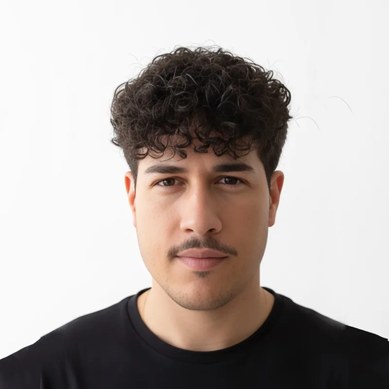 Rafa, product designer que enseña Claude